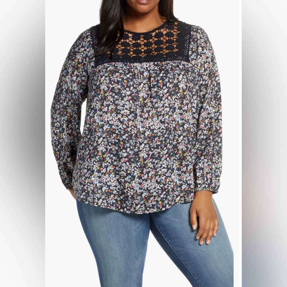 Caslon- crochet yoke floral Blouse. Size 2X